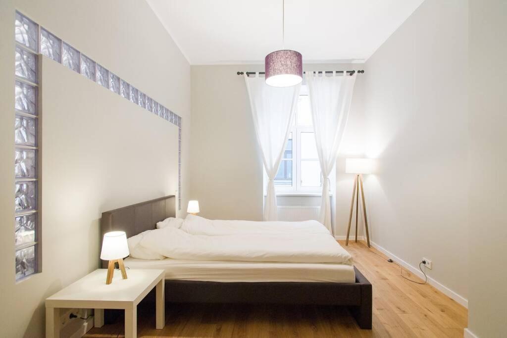 Modern & Spacious 80m2 In Old Town Appartement